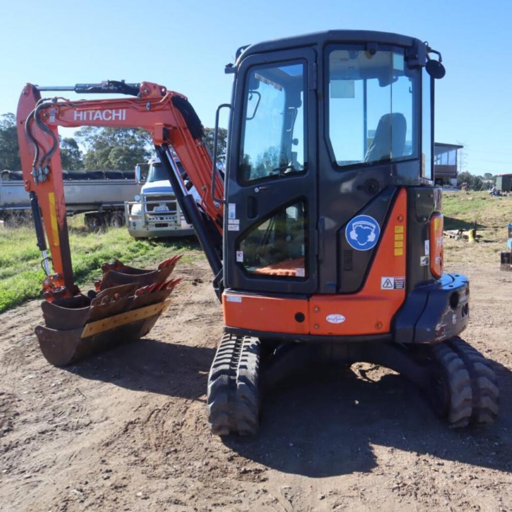 HITACHI ZAXIS 48U