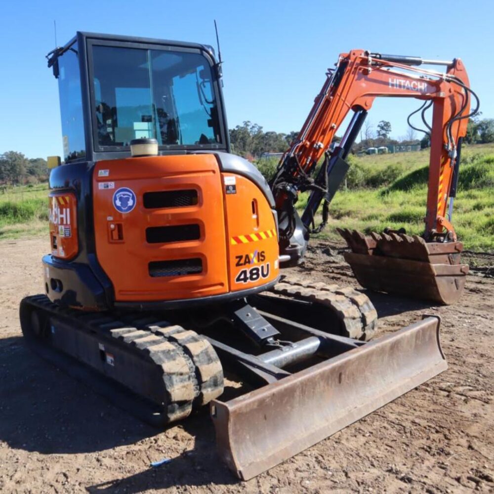 HITACHI ZX48U 2023